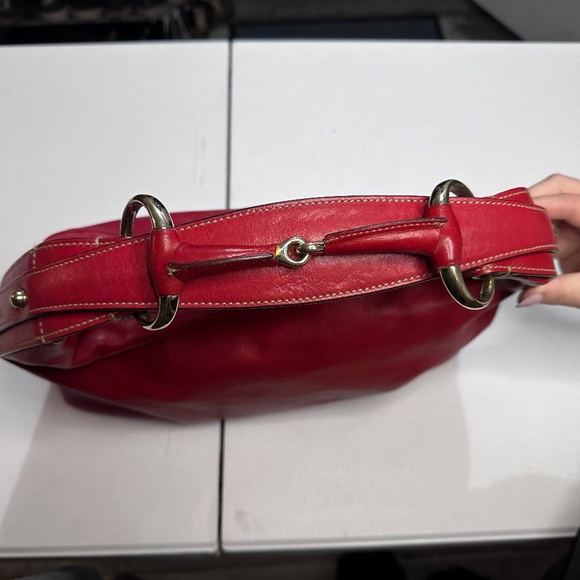 AUTHENTIC GUCCI - HORSEBIT MEDIUM RED LEATHER HOBO BAG (VINTAGE) - Picture 3 of 7